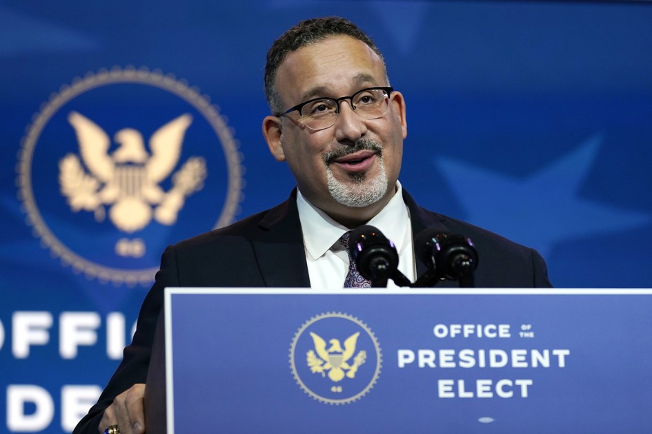 Miguel Cardona, U.S. Secretary of Education: Background and Achievements edwk.it/3bQ5yZ1