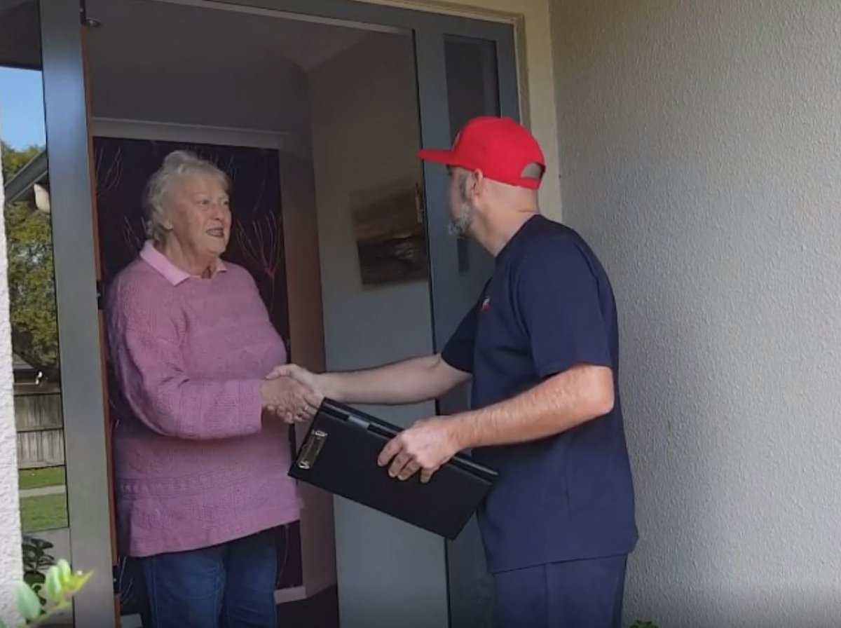 CrownReloNZ's tweet image. MAKING FIRST IMPRESSIONS COUNT! 

Our operational training places an emphasis on the correct 'behaviour' and it all starts with a good 1st impression.
ow.ly/DXdQ30rxtJn

#BestinBusiness #MeasuredDistinction #BestNZMover #MovingCompany #MovingQuote #MovingSpecialists