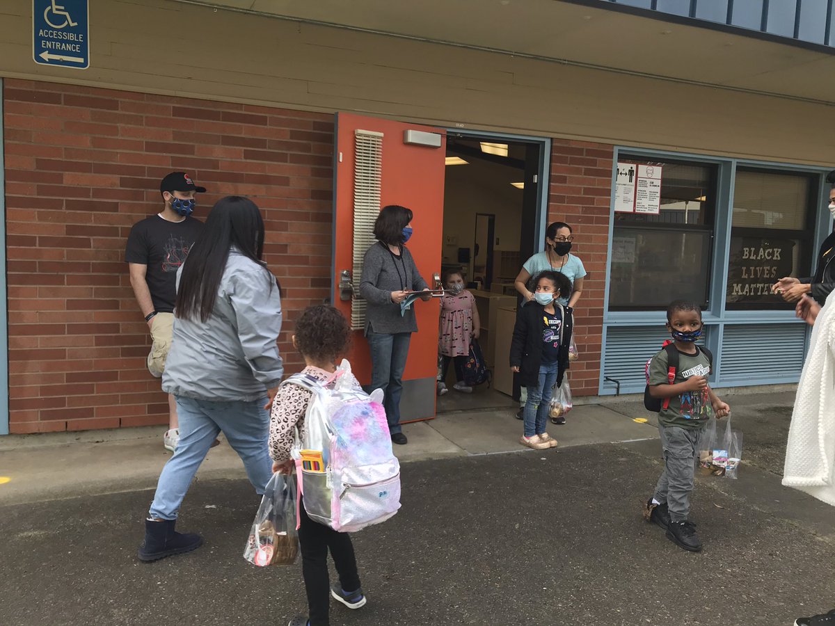 Today we started Limited In Person Instruction in PPS Head Start! We were so excited to welcome our little seeds at Clarendon! Our preschoolers were SO happy to be at school! 💙💚💙💚 <a href="/PPSHeadStart/">PPSHeadStart</a> <a href="/PPSConnect/">Portland Public Schools</a>