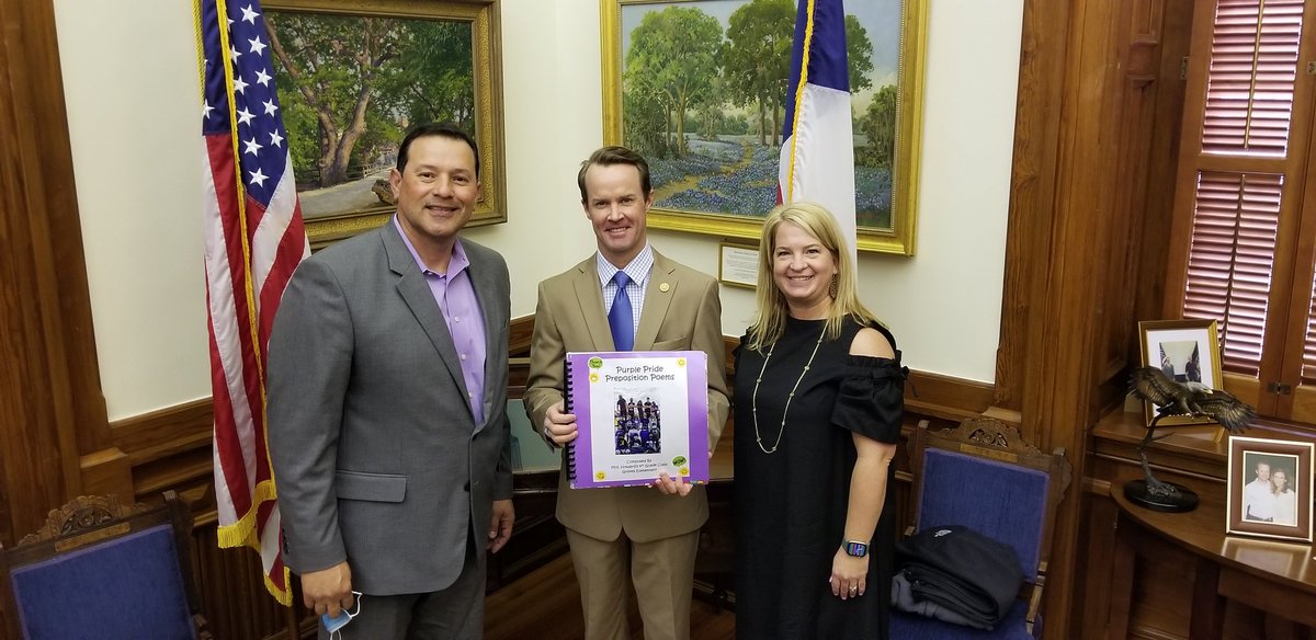 tepsamark's tweet photo. Supt Mike Gonzales &amp; Deputy Supt Julie Gauthier address @pngisd needs w/ Speaker Phelan in his Capitol office. @pngisd proud of our speaker! @DrGonzoman42 @MrsJGauthier @TEPSAtalk #WeLeadTX @SenCreighton @DadePhelan @RYHTexas @tasanet @pastors4txkids #txlege @MikeTobiasPhoto https://t.co/KFbvDHF5xw