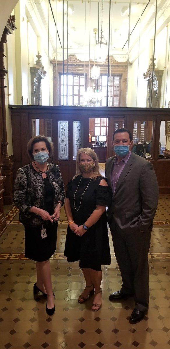 tepsamark's tweet photo. Supt Mike Gonzales &amp; Deputy Supt Julie Gauthier address @pngisd needs w/ Speaker Phelan in his Capitol office. @pngisd proud of our speaker! @DrGonzoman42 @MrsJGauthier @TEPSAtalk #WeLeadTX @SenCreighton @DadePhelan @RYHTexas @tasanet @pastors4txkids #txlege @MikeTobiasPhoto https://t.co/KFbvDHF5xw
