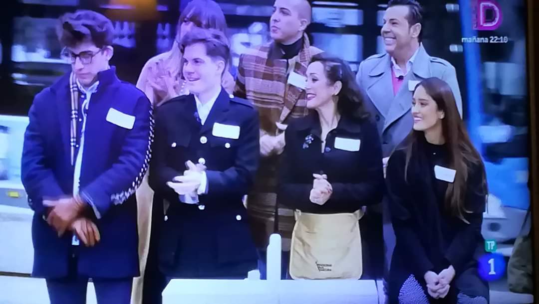 milymdlc4's tweet photo. Grandes compañeros, y los que faltan...#maestrosdelacostura @MaestrosCostura #shineiberia @ancormdlc4 @javiermdlc4 @lluismdlc4 @lauramdlc4 @gabrielmdlc4 @yelimarmdlc4 @ferminmdlc4 @nanimdlc4 @elenamdlc4 https://t.co/R5xIJp7yX7
