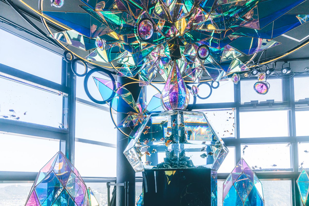 ゴールドタワーという名のビルに入り エレベーターで最上階に昇ったら突然目の前に豪華なセーブポイントが現れた まさか ボス戦の前 Togetter