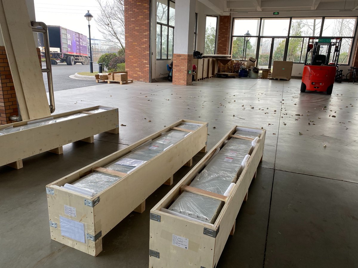 8 pieces 800A, 690VAC filters are under packing.
They will be combined into 2 Three-Phase 800A power lines systems!
#EMCfilter #AnechoicChamberFilter
