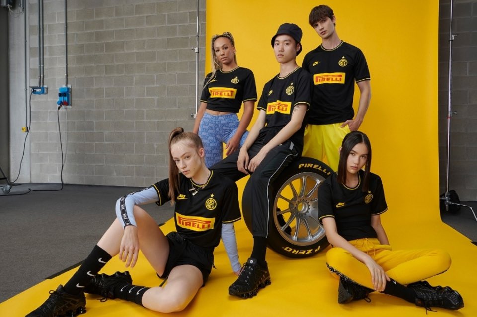 Senza Pirelli finisce un’era...le maglie più ‘Pirelli’ di questi anni. #inter
