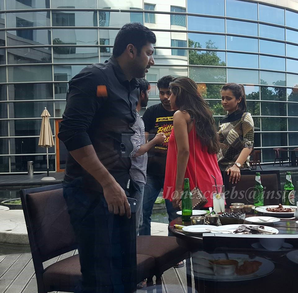 Sdrs666's tweet photo. #TrishaKrishnan #Trisha #JeyamRavi #Dhanush https://t.co/hTQE1ct3Lg