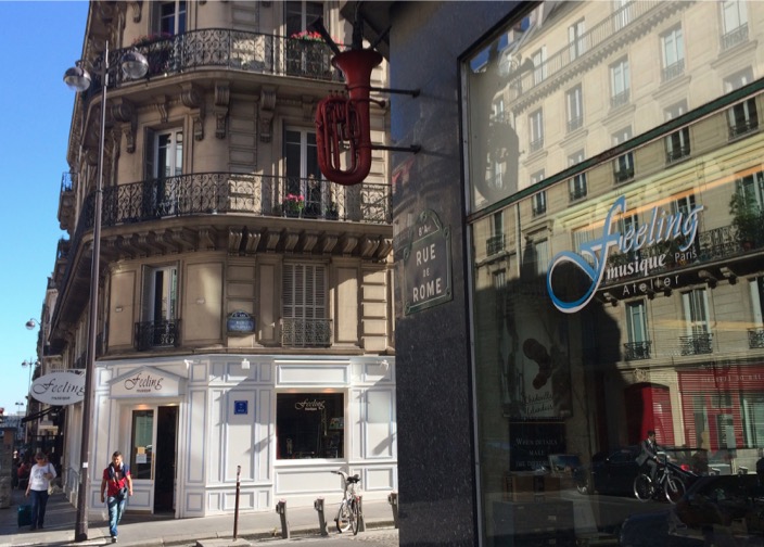 FeelingMusique's tweet photo. Oui, Feeling Musique est ouvert... Oui, il est possible d'essayer des instruments neufs, d'occasion, des accessoires acoustiques ou d'optimiser les vibrations de votre cuivre ou votre bois... https://t.co/l8jHx8gNnh https://t.co/1JTafueZbU