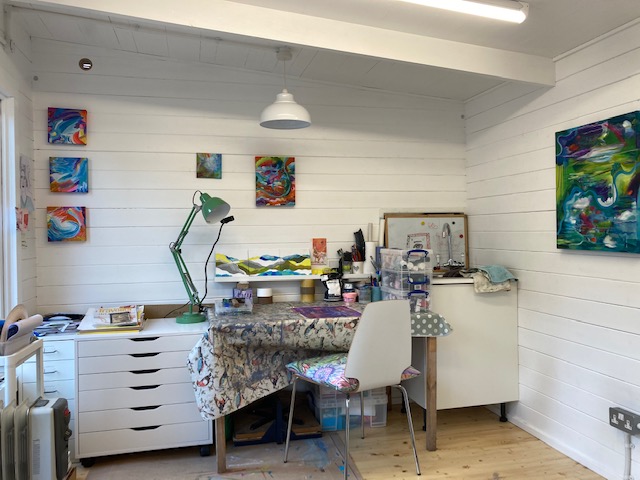 PinkInsect's tweet image. ART for ALL - mailchi.mp/0e0c39edcee5/a… My latest newsletter contains a new image of the art studio reshuffle, FREE art workshop, online classes for kids and adults and a new series of art inspired by local waterways. Sign up.