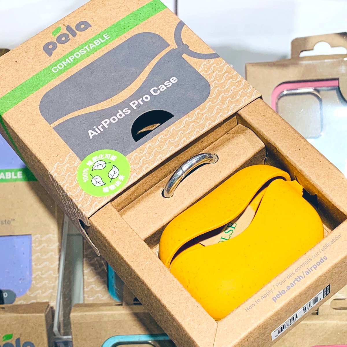 LOFT_KYOTO's tweet photo. こんにちは!
カナダ発🇨🇦スマホアクセサリー #PelaCase(ペラケース)をご紹介♪
注目を集め始めているエシカルブランド。環境に配慮した独自素材を使用、土に埋めると堆肥化が可能✨
iPhone12/12Pro対応ケースなど、4階にてご用意しています☺️
午後9時までの営業です。ご来店お待ちしております! https://t.co/PW67PIOE69