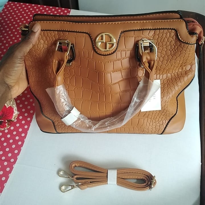 launistawears's tweet photo. BBN has come to stay, well, so have we.
Whether Peachy or Brownie? We've got you.
Price : 6500 naira
Dm or Call 08131860640
Location 170 ikot ekpene road, opposite APC secretariat, Uyo
Nationwide delivery available
#ladylaunistabags 
#BBNaijaHighlights https://t.co/HWReEDzrY4