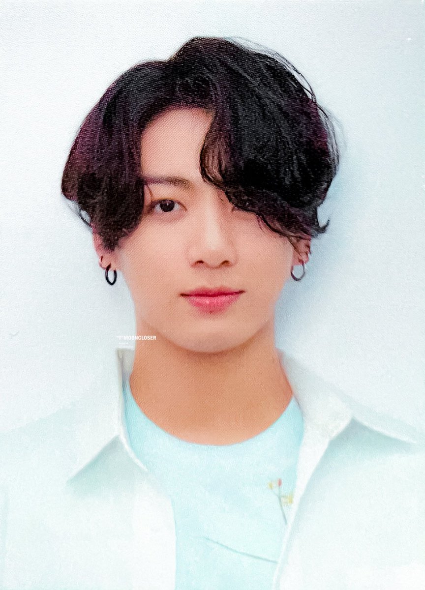 photocardscan's tweet photo. #BTS #ARMY #RM #JIN #SUGA #JHOPE #JIMIN #V #JUNGKOOK #photocardscan #photocard #wttbts #wtsbts https://t.co/Tk0J4voo7X