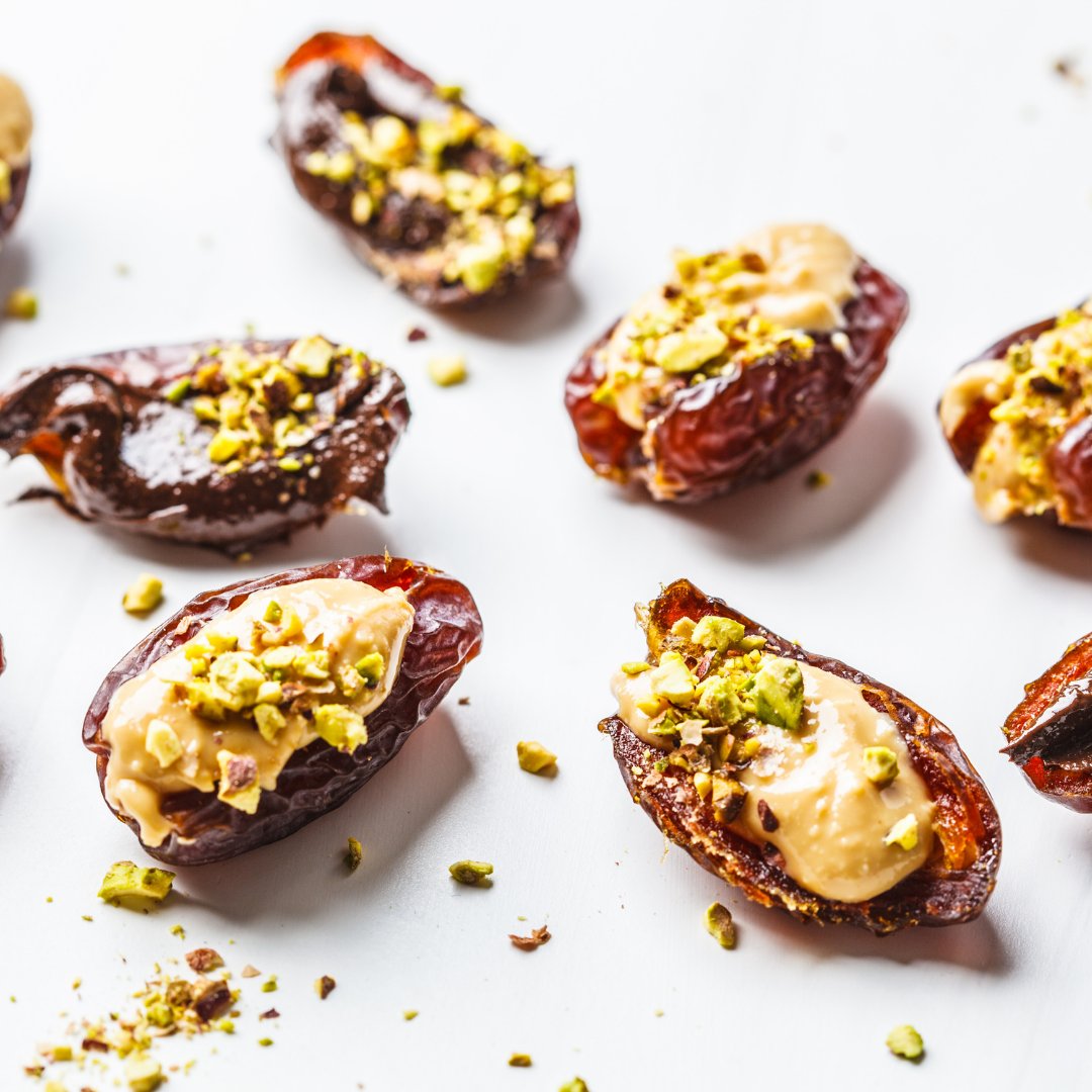 CaliforniaDates's tweet photo. California dates stuffed with peanut butter and topped with pistachios. 

#datesaregreat #californiadates #dates #organicdates #coachellavalleydates #californiagrown #daterecipes #sugarswap #stuffeddates#sugaralternative #plantbased  #healthysnacks #healthyhabits https://t.co/oIjLm7XXqz