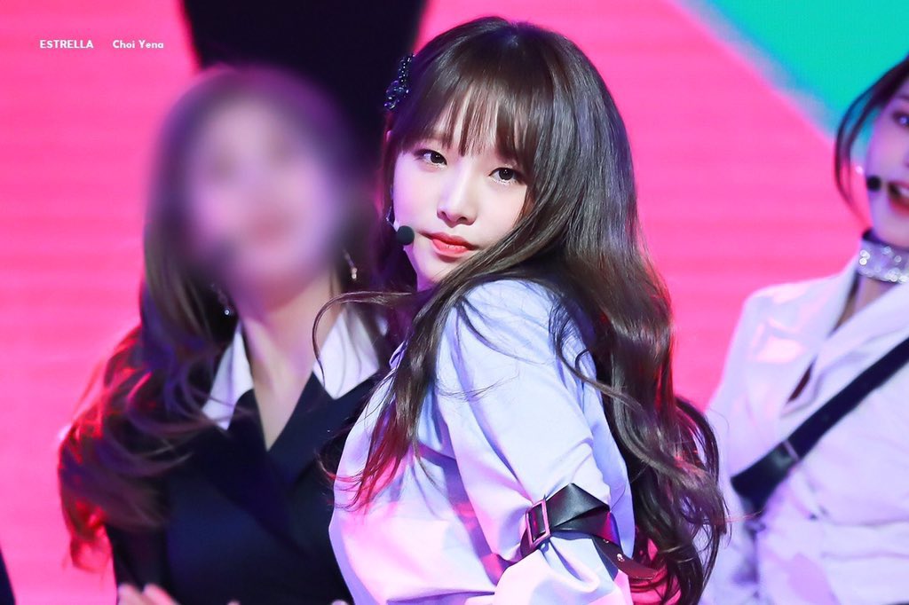 timeto_yena's tweet photo. 190302 VLIVE 리멤버파티 

#최예나 #예나 #yena #イェナ
#아이즈원 #IZONE https://t.co/NmOo4175Gi