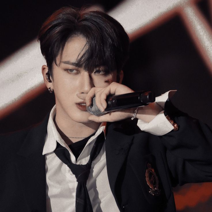 ‘ ⛓„ › 𝓡𝓪𝓴𝓪◞`,〬 tweet media
