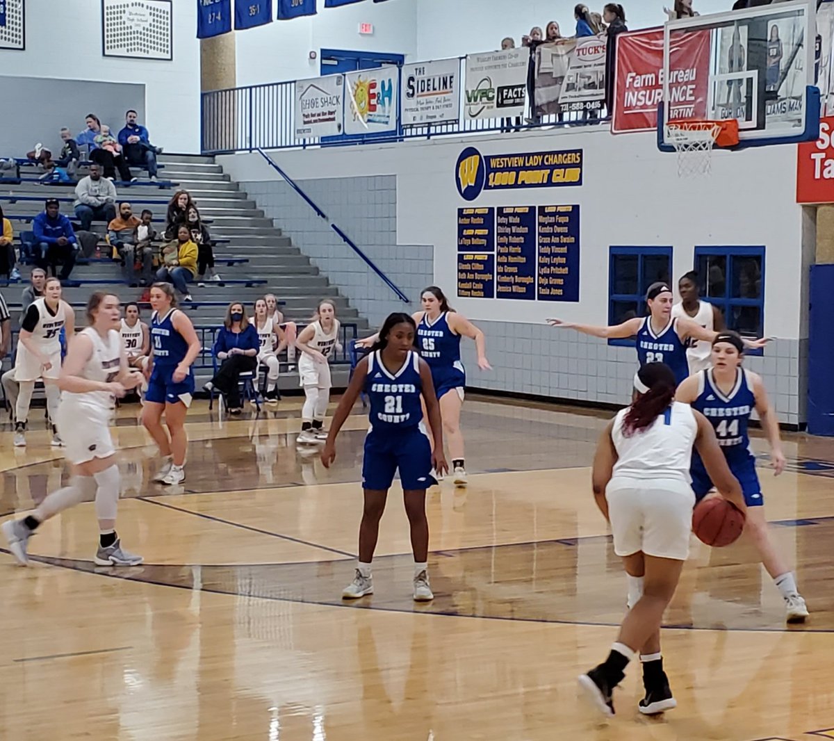 HuskerVol's tweet photo. #TennesseeGirlsHighSchoolBasketball #TSSAA #Region7AA Semifinal: @ChesterCoHigh(blue) vs. @WestviewGBB(white) https://t.co/hya97cBcPd