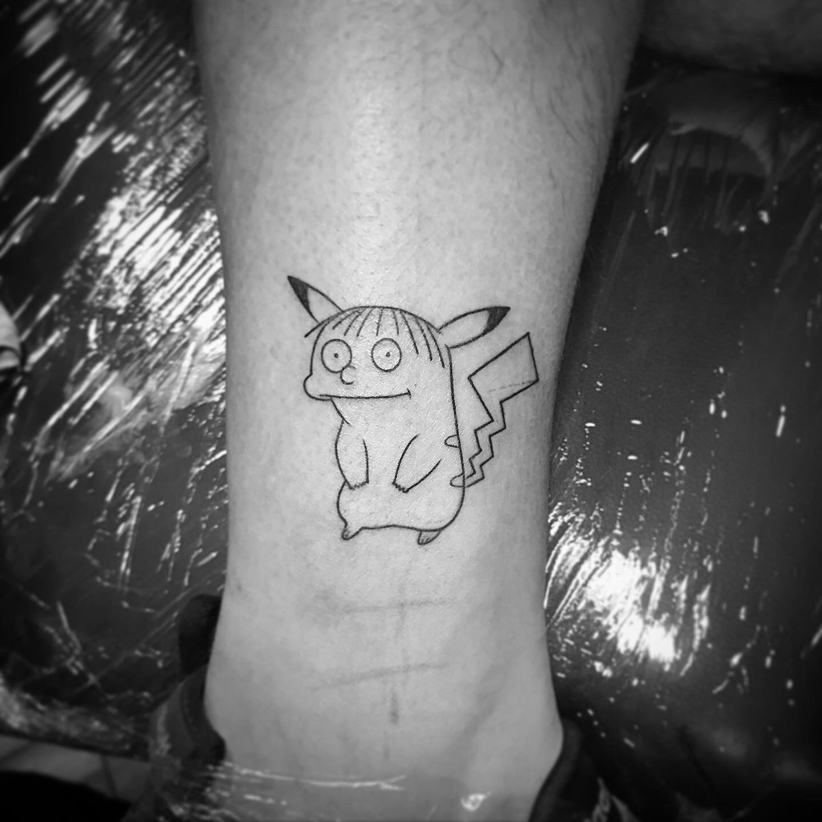 Apu_Arts's tweet photo. Dale un RT a este “Rafachu” plis 🤩
#apu #apuarts #apuartstattoo #apustyle #apuartstattooparlour #tatuaje #tatuajes #tattoo #tattoos #tatuador #tatuadorcdmx #cdmx #tattooartist #rafachu #pokemon #picachu #pokemontattoo #pokemontatuaje #standup #standuptattoo #standuptatuaje https://t.co/VYPEgZ2yOv