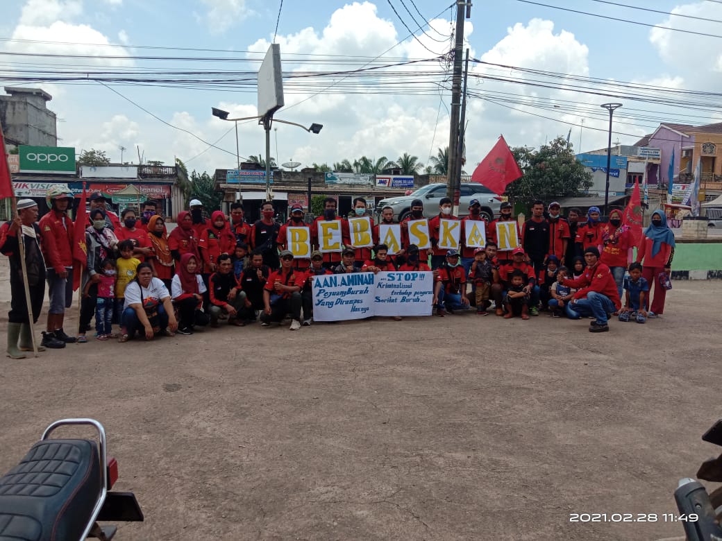 Kepada Pengadilan Negeri Bandung Bebaskan kawan kami  !!! Aan Aminah <a href="/KomnasPerempuan/">Komnas Perempuan</a>

       Aan Aminah is a woman worker who is also a trade union administrator who was criminalized for fighting for labor rights in her workplace.
#BEBASKANAANAMINAH
#StopKriminalisasi