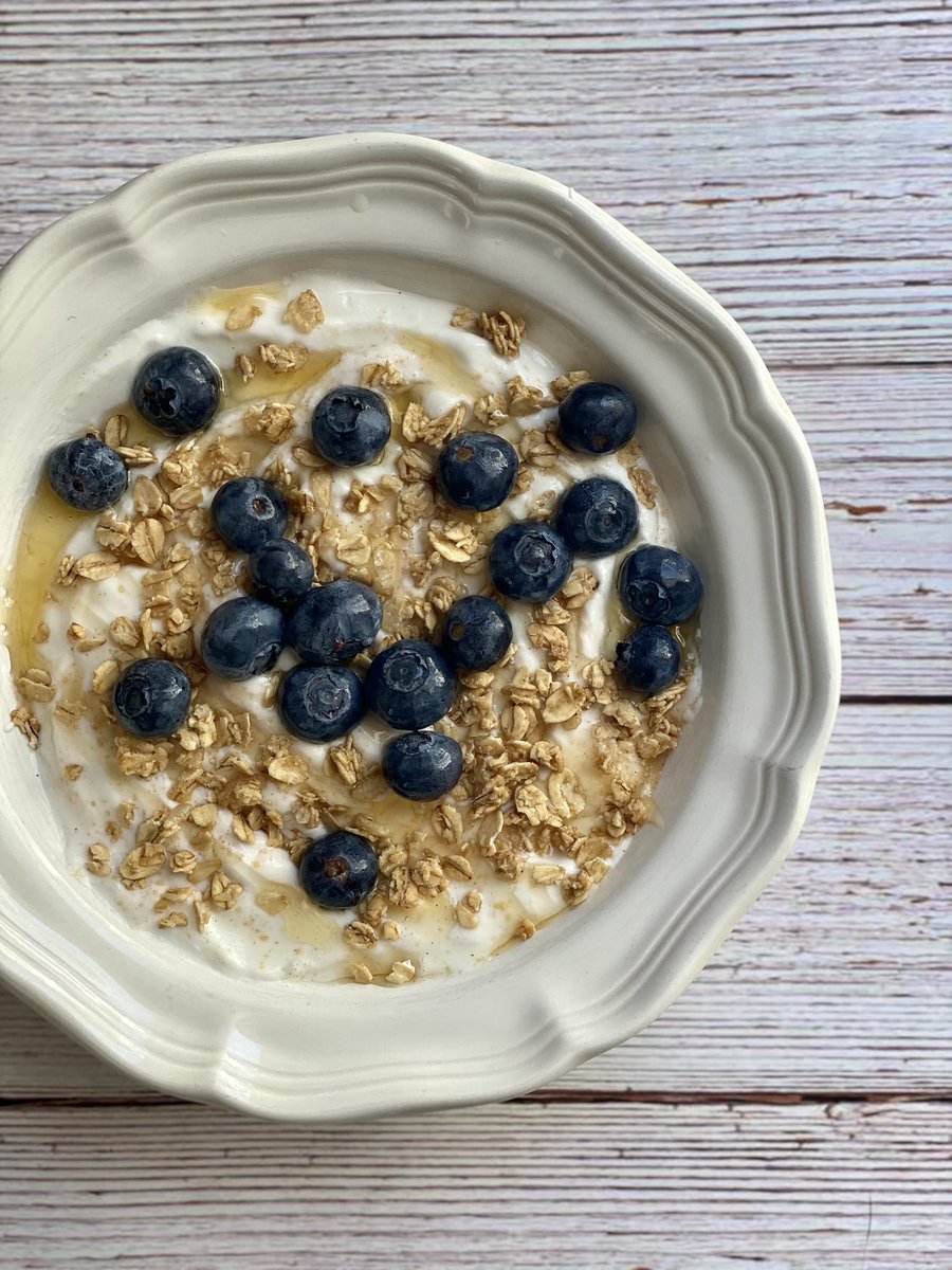 OBSESSED 😍

#lunch #trackingmacros #rpstrength #rplifestyle #greekyogurt