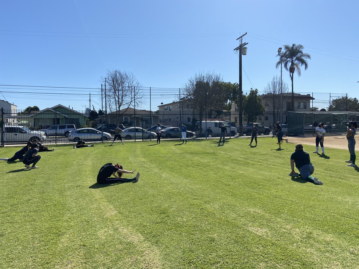 Long Beach Poly Softball tweet media