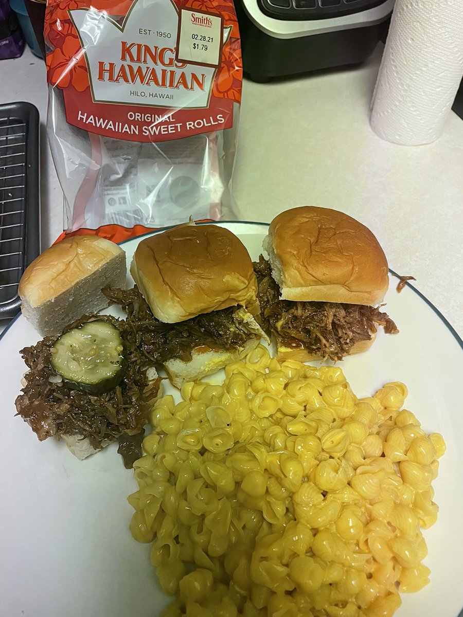 CODY_GARDNER's tweet photo. Pulled pork sliders, spicy bread and butter pickles and a heap on mac&cheese. #notmyplate https://t.co/oktfMCh7sN