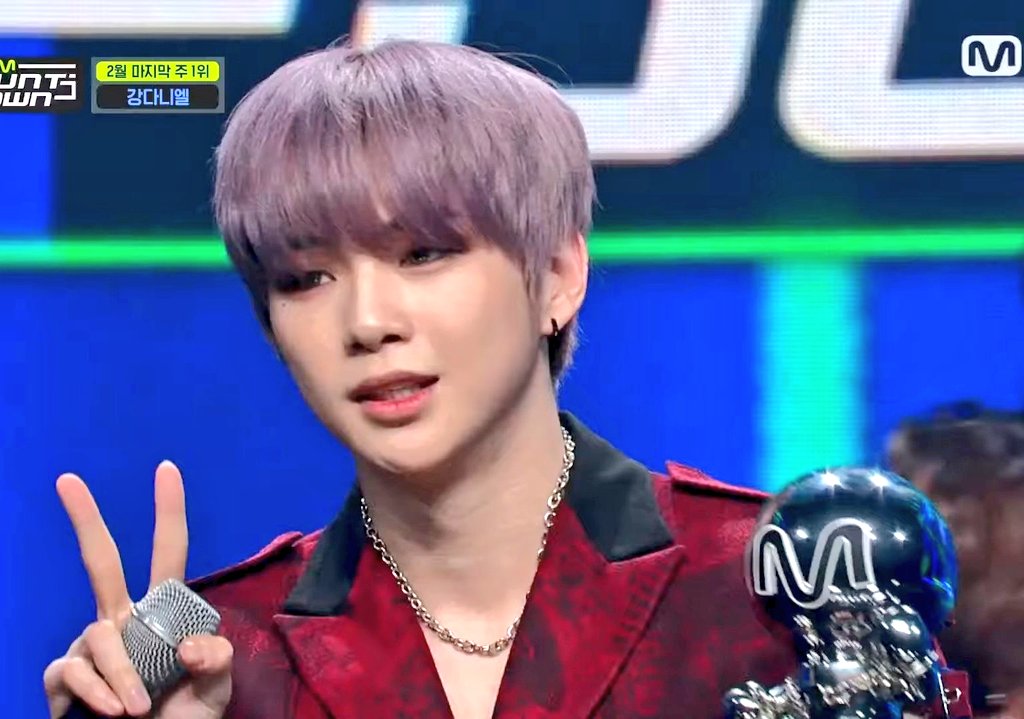 ChompooOK's tweet photo. Back to 2U era, Daniel got #2U5THWIN after he already ended 2U activities (FC🗣️he woke up after he got the good news!) 

It's a grateful now he could celebrate #PARANOIA3RDWIN officially on stage &amp; back stage too!! It's really meaningful⏳moment🎉
#KANGDANIEL @konnect_danielk https://t.co/Gv7xJS6YCN