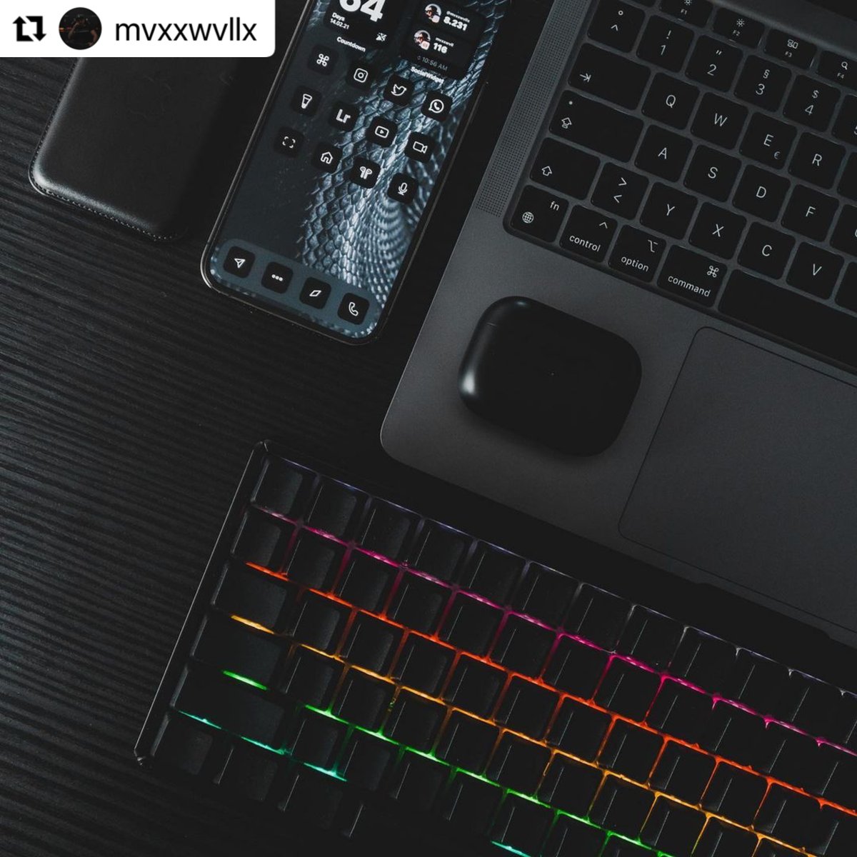 iQunix's tweet photo. Are you satisfied with your desktop? It's time to change yours.
Shop now at https://t.co/h6BcWQmqaH
#IQUNIX #mechanicalkeyboard #keyboard #cherrymx #desktop #GamingSetup #gamingnews #gaming #PCGaming #gamingcommunity #desksetup #keycaps #darksetup #RGB #wirelesskeyboard https://t.co/pMP0HT1QO6