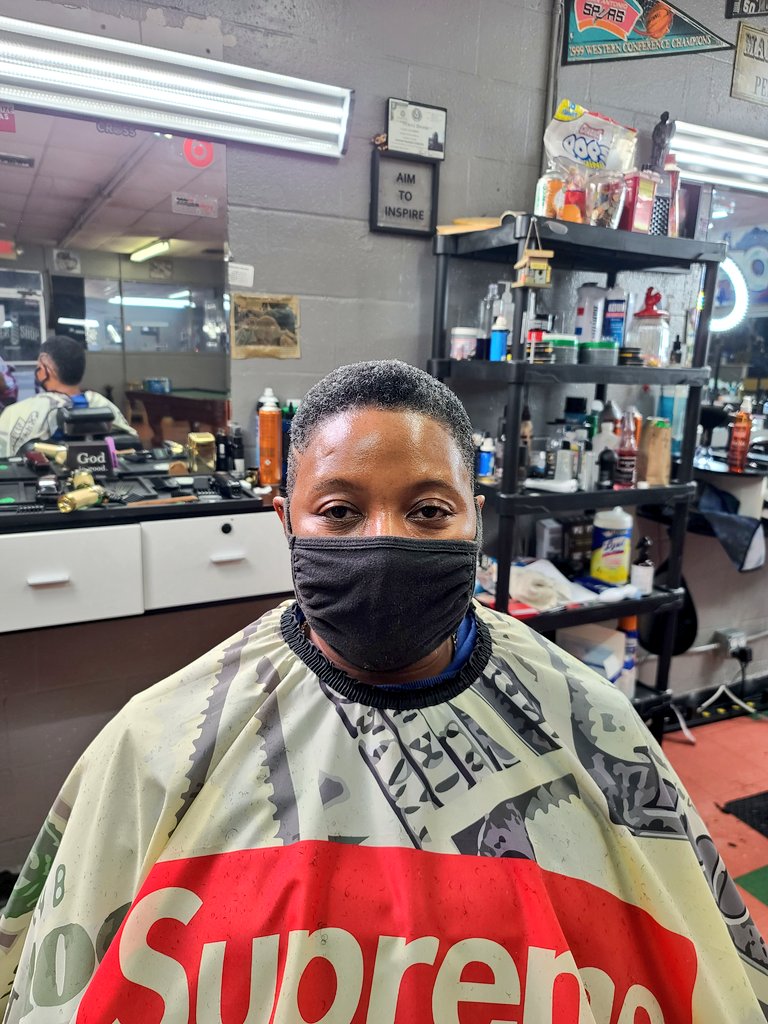houseoffadez210's tweet photo. women's mohawk starter kit 💈
#addictedtodopecutz #cutjunkies #cutjunkies #houseoffadezgame #barberpride #wahl #mensroom #houseoffadezhaircut #nastybarber #dreambig #liveyourdream #barberlifestyle #fvded #barbershopconnect #barbergang #barberchair #barbersauce #womenshaircut https://t.co/7OCEVdRKXN