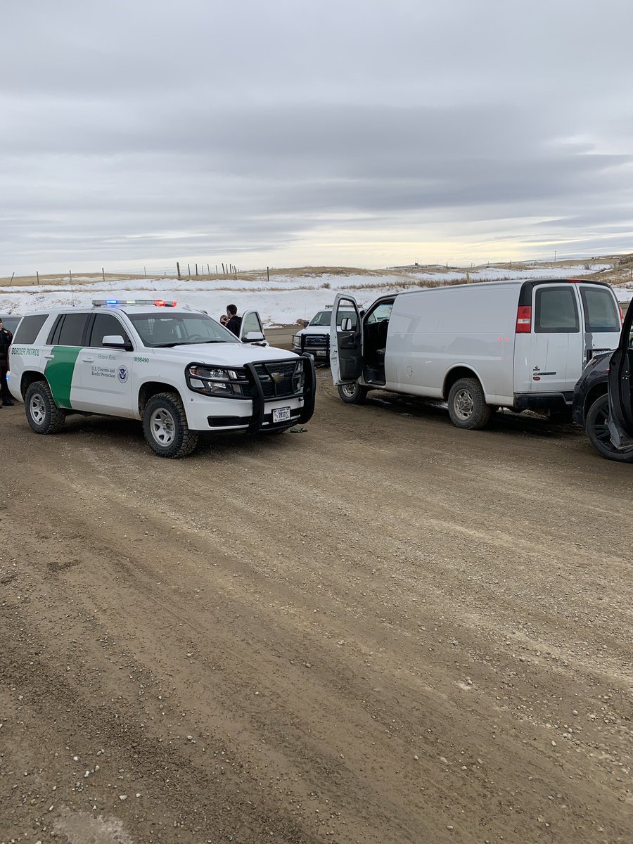 LethbridgeCST's tweet photo. Cardston RCMP took a report of stolen vehicle this morning. Raymond RCMP tried to 🛑 it but it fled @LethbridgeCST followed it to the Sweetgrass/US Border where the driver was arrested with help from US Border Patrol and RCMP. Multiple charges pending- vehicle returned to owner😊 https://t.co/F10U7wV959