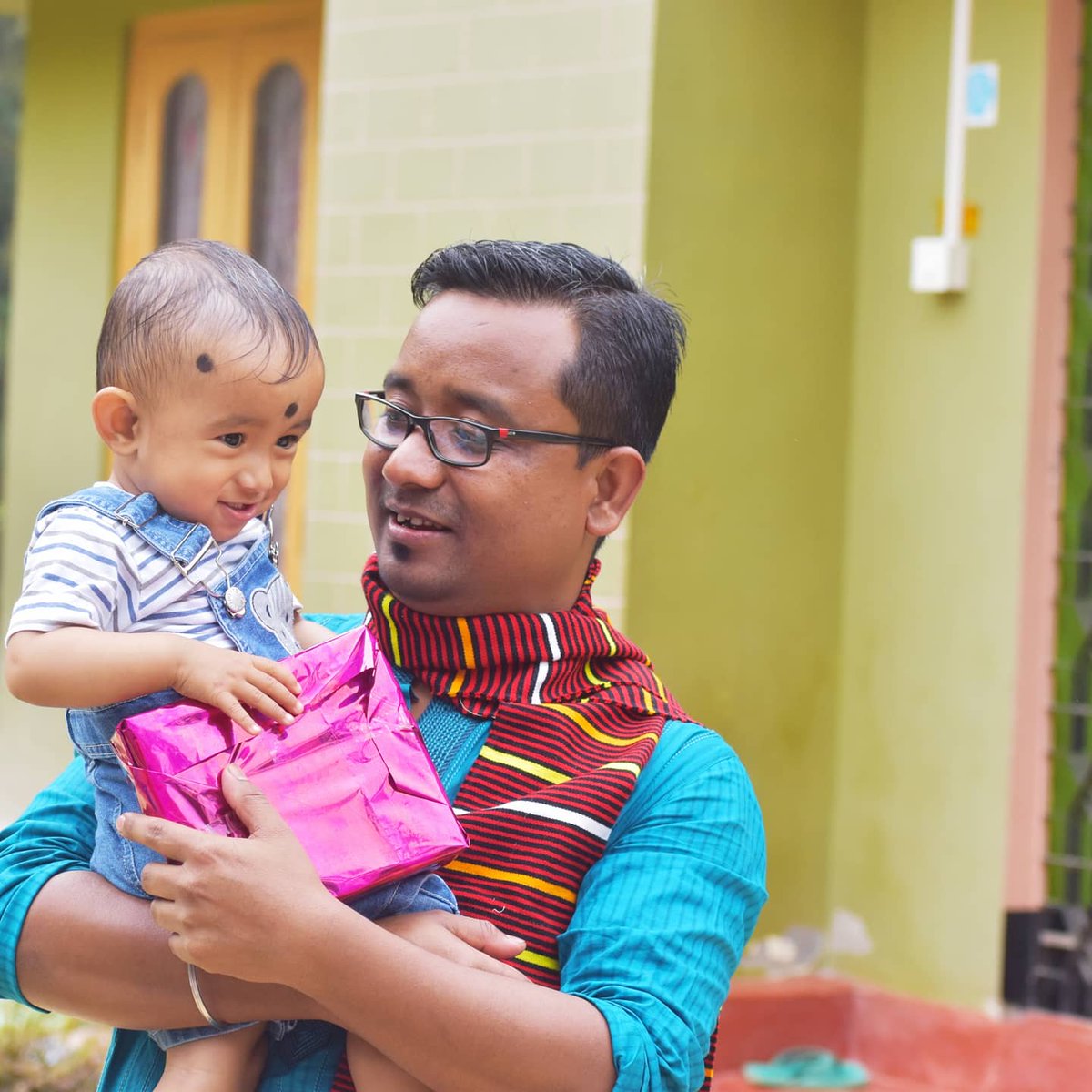 sonjugogoi's tweet photo. Papa's Boy... 
#Daivik https://t.co/SqfvQiTOWX