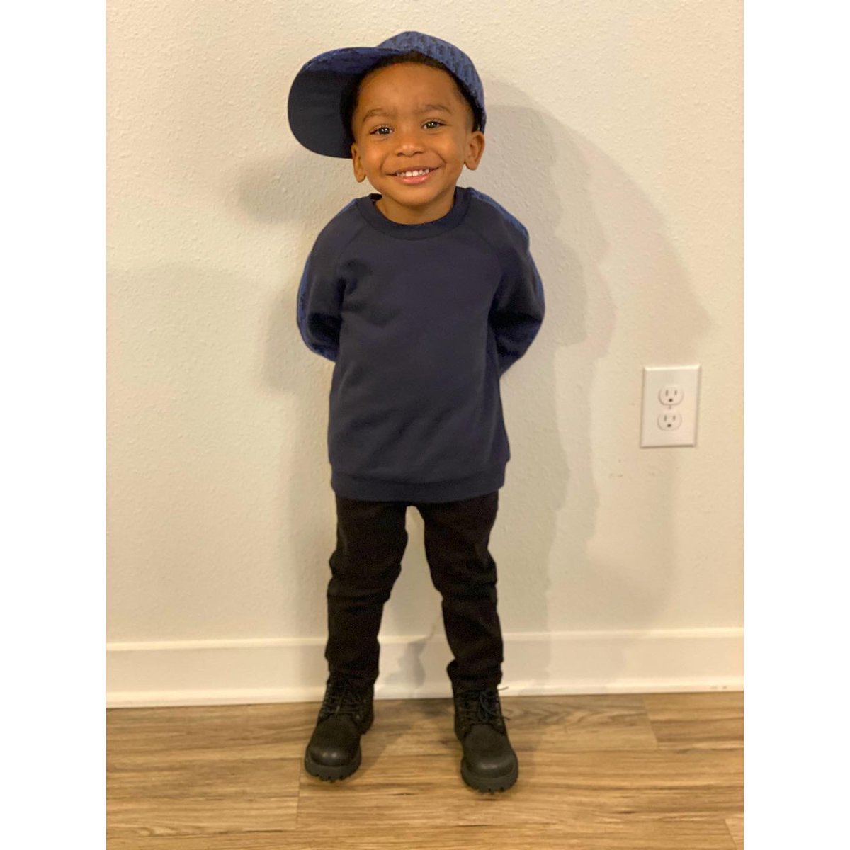 KissMyCuppycake's tweet photo. Popping his ish w/ a capital P 💧
Happy 3rd Bday 🥳
#BigBam #OG #BdayDrip #DiorKids https://t.co/Yd58XBVjU7