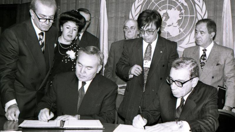 1992 г оон. Назарбаев 1992. ООН В Казахстане. ООН 1992. Казахстан 1992 год.