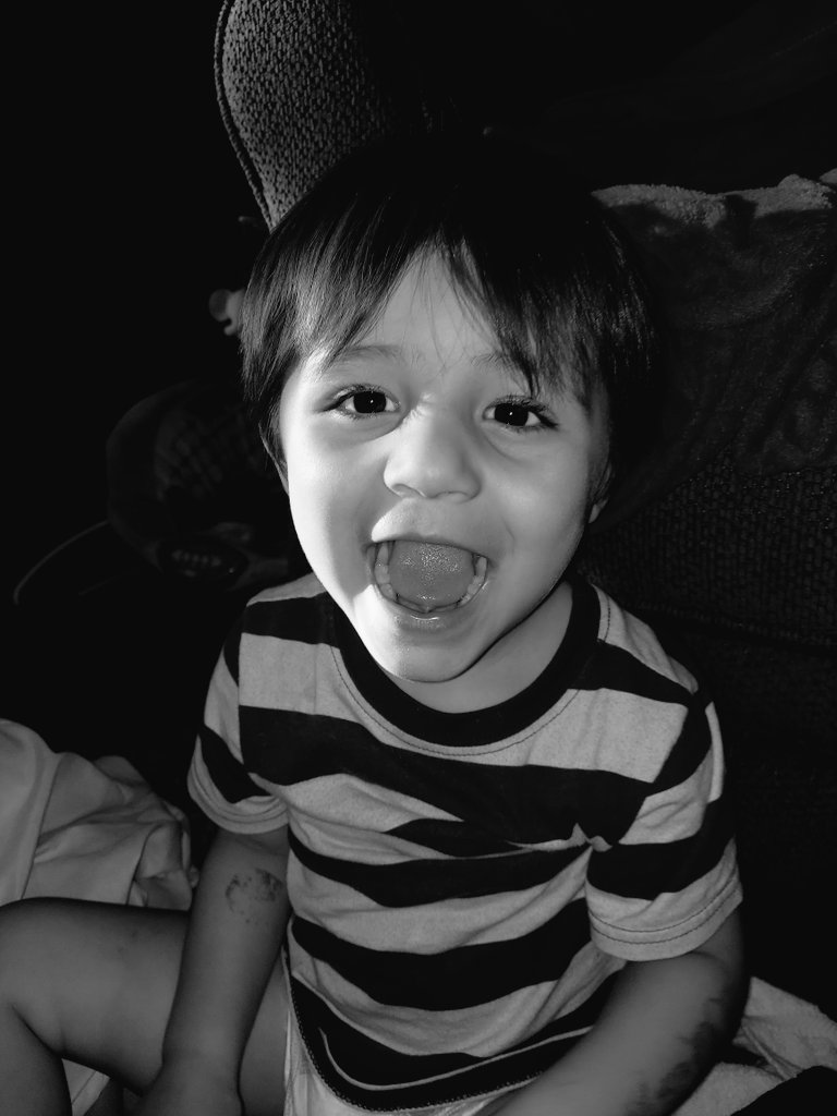 myaaaxoxo's tweet photo. Decorating the house before bub wakes up tomorrow #turning3 https://t.co/yujfnmusUh