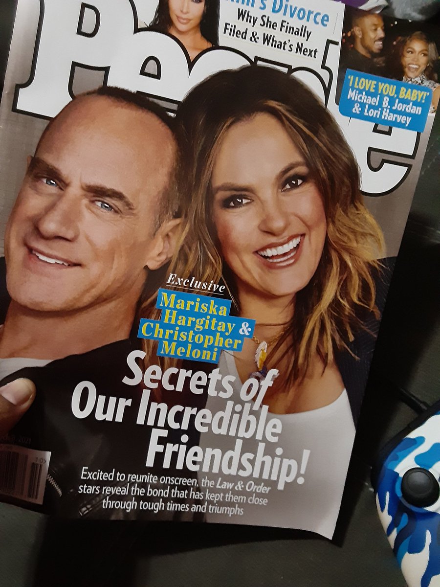 msladyofshadows's tweet photo. Never cared to own magazines till this issue of #peoplesmagazine @people @LawandOrderSVU1 @Mariska @Chris_Meloni 
Thank you my awesome husband  @joshisyourmom25 I love you https://t.co/pLZDxh1JvK