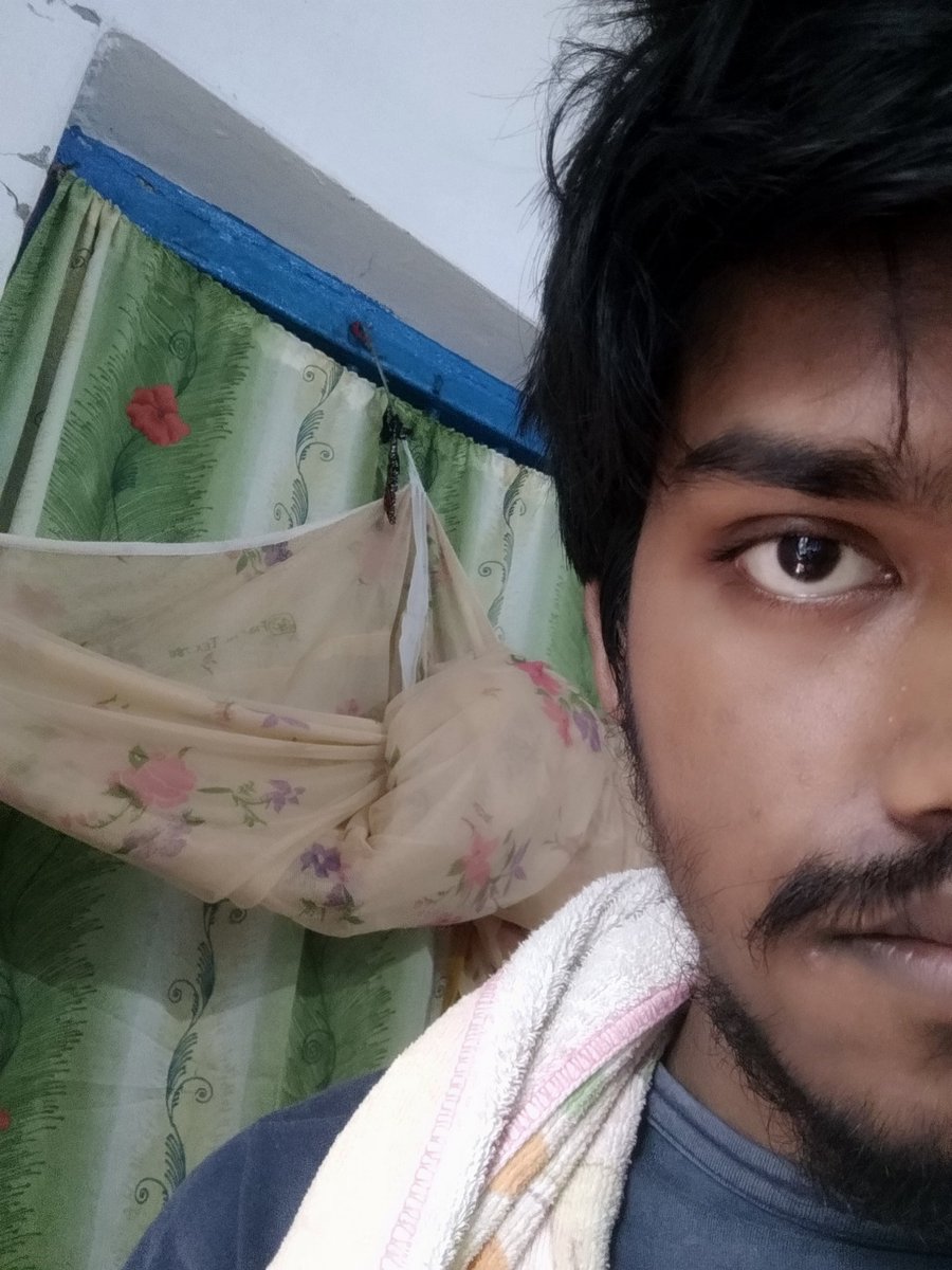 AkshayF098's tweet photo. #HalfFaceTwitter https://t.co/S2AkOBGfyx