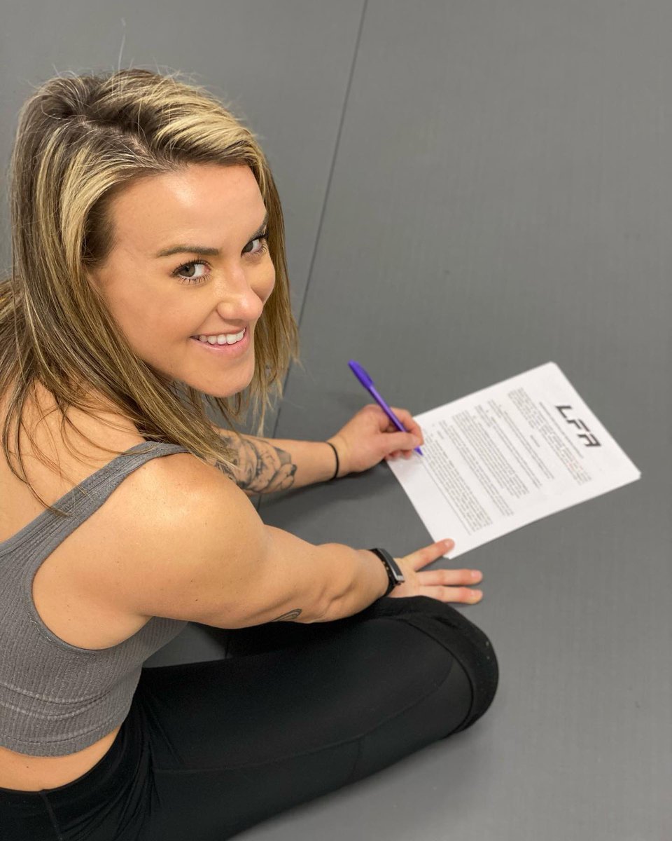 .<a href="/LFAfighting/">LFA</a> is excited to announce that we have signed top women's prospect <a href="/Jena_Rae22/">Jena Bishop</a>. 🇺🇸

<a href="/Jena_Rae22/">Jena Bishop</a> will be joining our stacked women's #flyweight division!

#MMA
#LFANation
<a href="/UFCFightPass/">UFC FIGHT PASS</a>