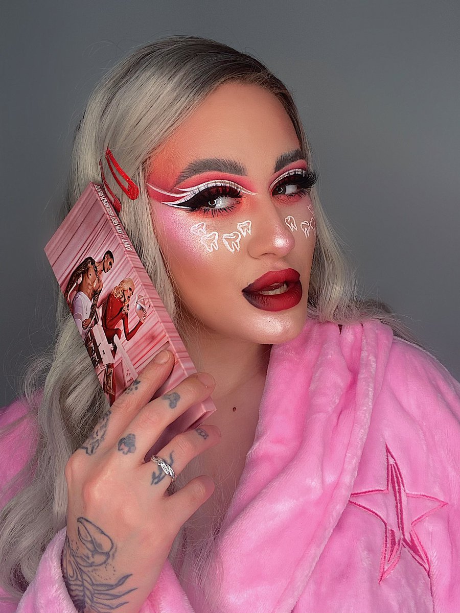 goldhenny_'s tweet photo. I mean.. the new @JeffreeStar cavity palette is insane and candy frost has my heart 😍💗🦷
#cavitypalette #JSCfamily https://t.co/JVPimTcpLY