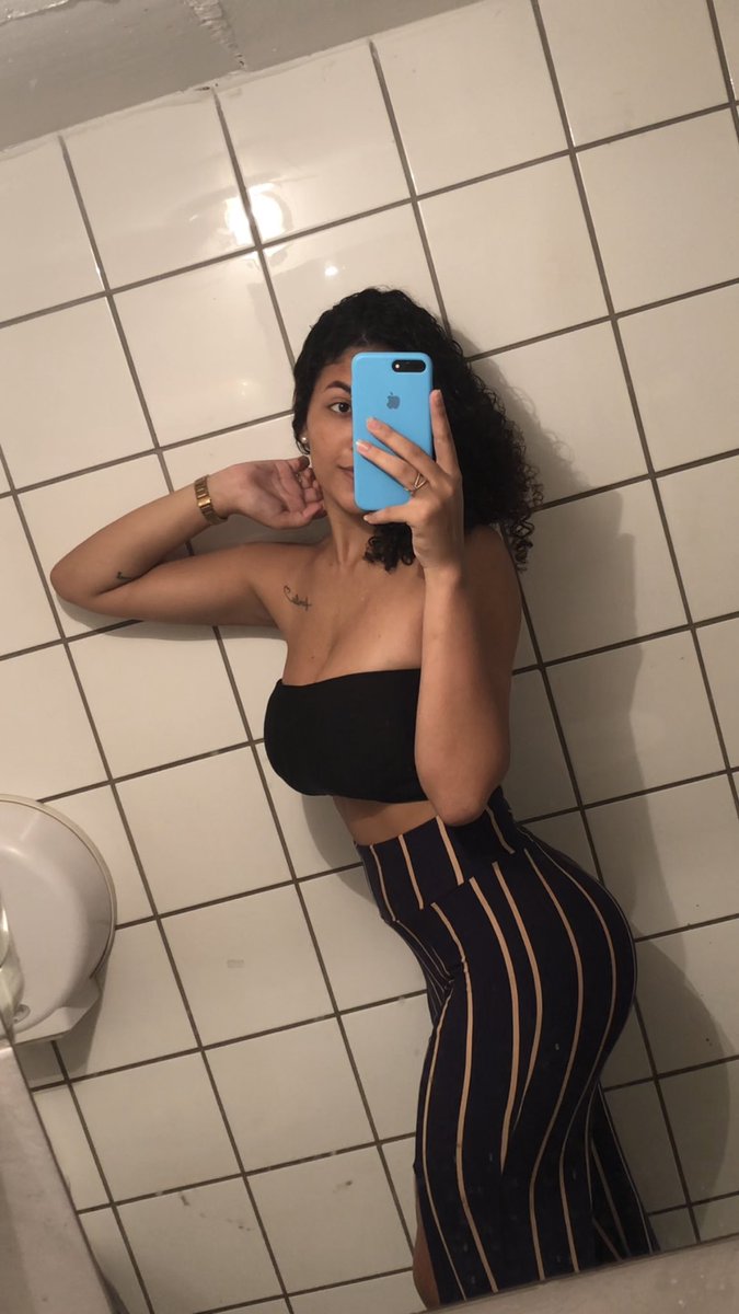 yasmim151202's tweet photo. 🤨/😚 https://t.co/OR13B2WNE4