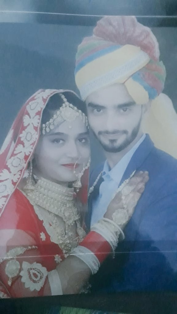 mb3rzain's tweet photo. फेक कर #लाल जोड़ा #सफेद चादर ओढ़ लेता है,
 #दहेज इतनी बुरी चीज़ है इंसान #जीना छोड़ देता है

ऐ #दहेज_लेने_वाले_मर्द लानत है ऐसी #जवानी पर,
जो चन्द #पैसों के लिए #निकाह तोड़ देता है🤬🤬

ऐ मेरे #अल्लाह, मेरे #गांव_कबीले को इस #लालच से बचा !!

#Ayesha Ahmadabad
#Stop_Dowry https://t.co/NgGIiKE453