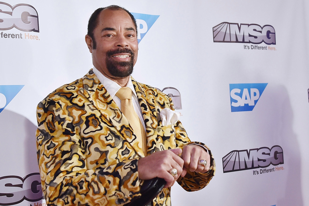 Walt Frazier isn't on board with Kobe Bryant being NBA logo