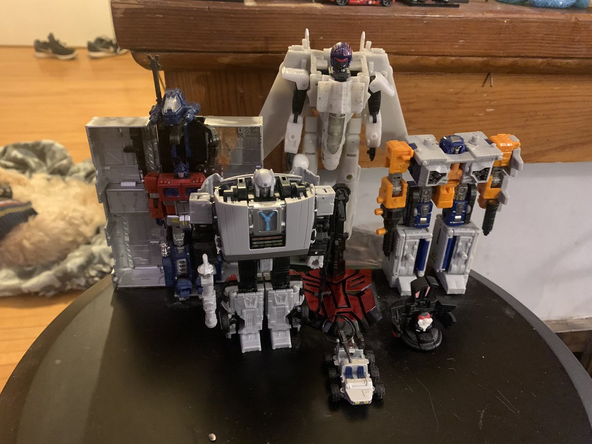 DrGimic's tweet photo. Current bot table!  #Maverick #Airwave #Gigawatt #OptimusPrime #YearOfTheRooster #TheGreatMumboBumblo https://t.co/dMaYIhYY9x
