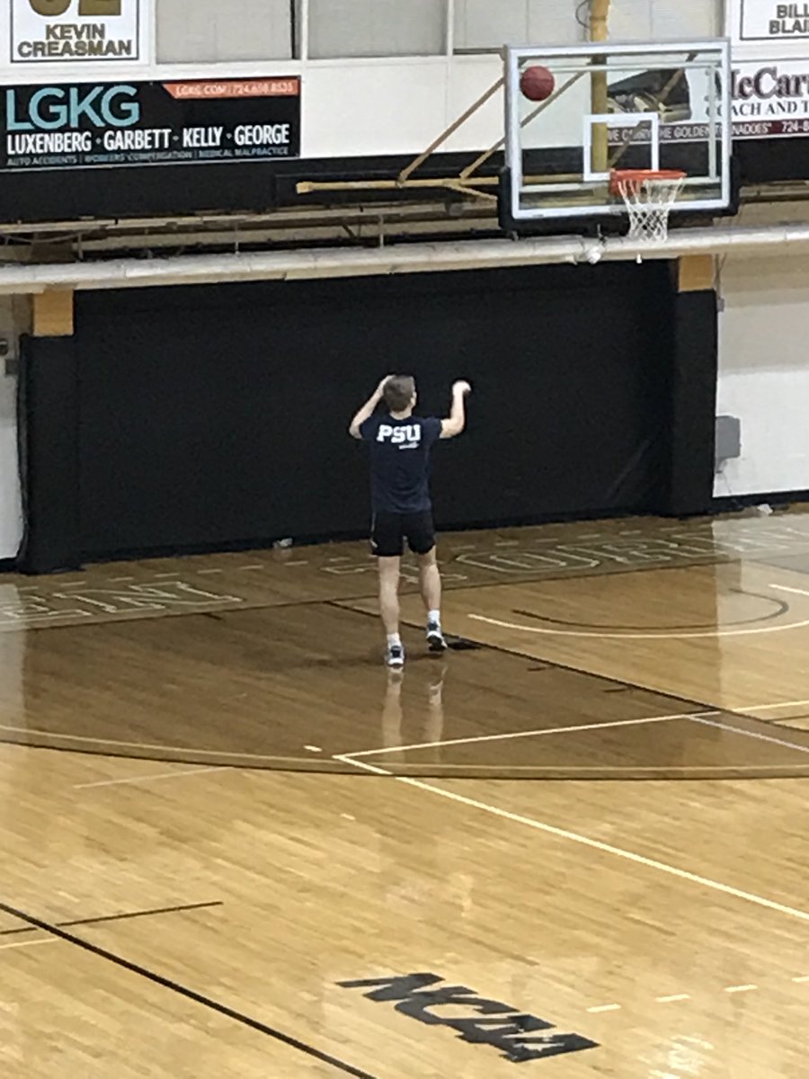 JeffSantarsiero's tweet photo. What makes a team championship potential? The team had an off day today yet every player was in the gym during the day working. #GTHoops https://t.co/QTlIn8NTGz