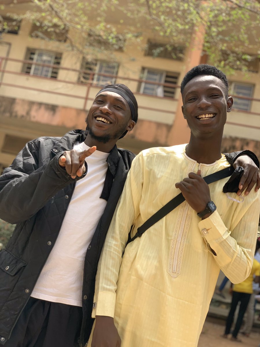 Samwize_hype's tweet photo. THE ONLY JOY WE DERIVE IS TAKING PICTURE 🌝. 

The school hard die 

#futminna 
#samwize https://t.co/boulLHAjTX