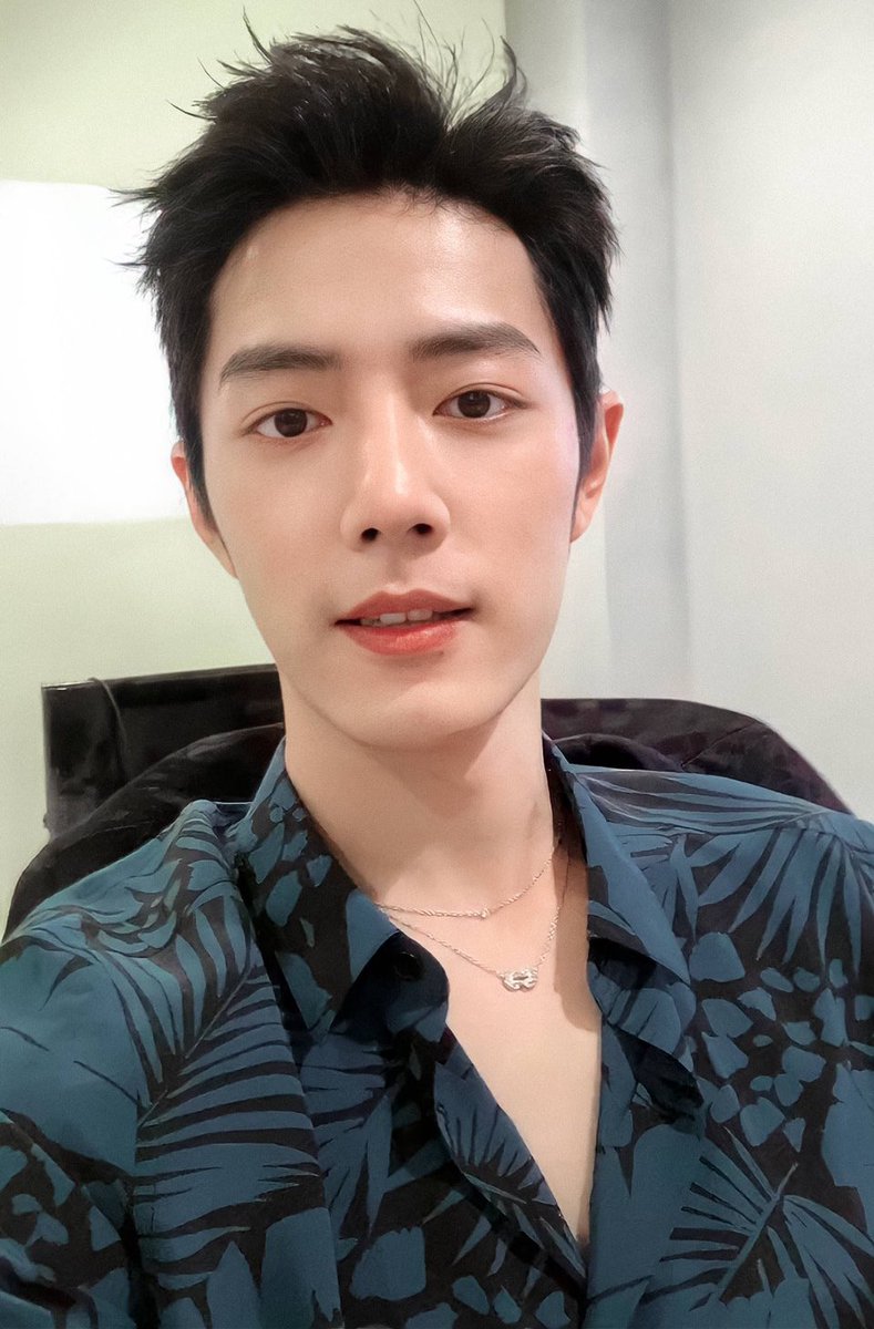 peipeizhi's tweet photo. เซียวจ้านและคุณ 钟楚曦 จงฉู่ซี นางเอกเรื่องคุณทหาร Ace Troops กดติดตามกันบนเวยป๋อค่ะ คุณฉู่ซีเป็นทั้งนักแสดงและนางแบบเลย มีสไตล์มากๆ น่ารักเนอะ 🤍 รอดูเรื่องคุณทหารนะคะ #เซียวจ้าน #xiaozhan https://t.co/0q3GBT418Y