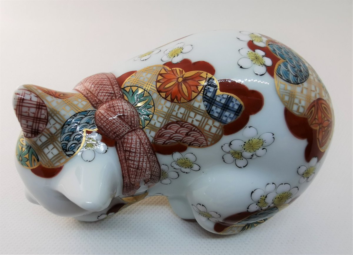 DialogGallery's tweet photo. I would like to upload this Imari sleeping cat made of porcelain. Sleeping cats are considered to be a symbol of peace.
https://t.co/cUCFHzbv0C
#ceramicart #Japaneseporcelain #Japanesepottery #Imariware #sleepingcat https://t.co/7zRawNROCf