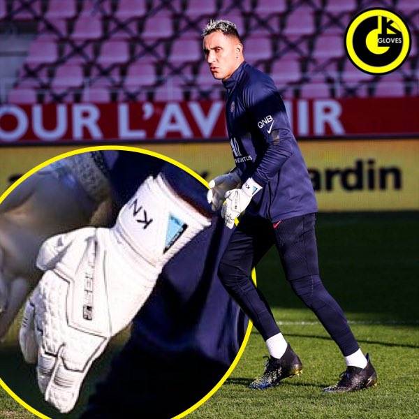 gkls_clothes's tweet photo. After seeing @NavasKeylor wearing for some weeks his pair of Predator 20 Pro #InflightPack blackened, yesterday he stood out playing against @DFCO_Officiel with a pair of @SellsGKP Total Contact Smu.

Will he re-join @SellsGKP? . #_gkgloves https://t.co/jYRPQWrAKi