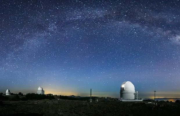 AlmeriaPerlita's tweet photo. -Mira Almería, del cielo al centro de la Tierra.

-¡Qué poético!

-No es poesía. ¡Que tienen el mayor observatorio de Europa en Calar Alto y la Geoda visitable más grande del mundo y los Karsts de Sorbas! https://t.co/91dtFRwZIG