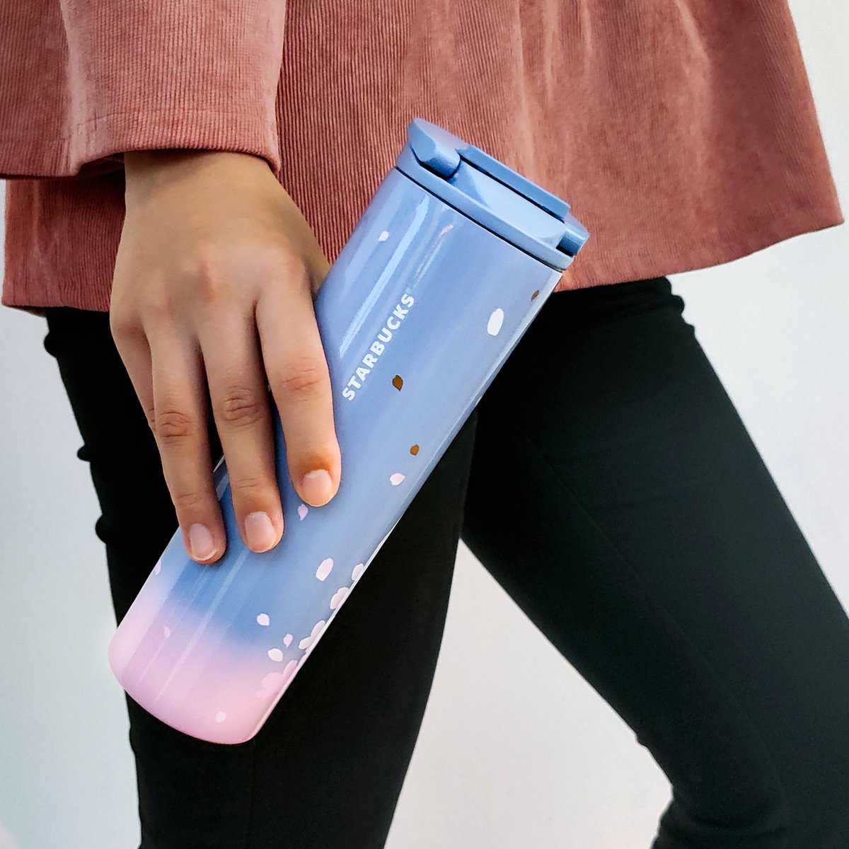 StarbucksMY's tweet photo. A good balance of purple grey with pink sakura designs. 🌸💗  Quote tweet and tag someone you would like to gift this to!

#FallingBlossom #StarbucksMerchandise #Spring https://t.co/NSD5JZJV8P