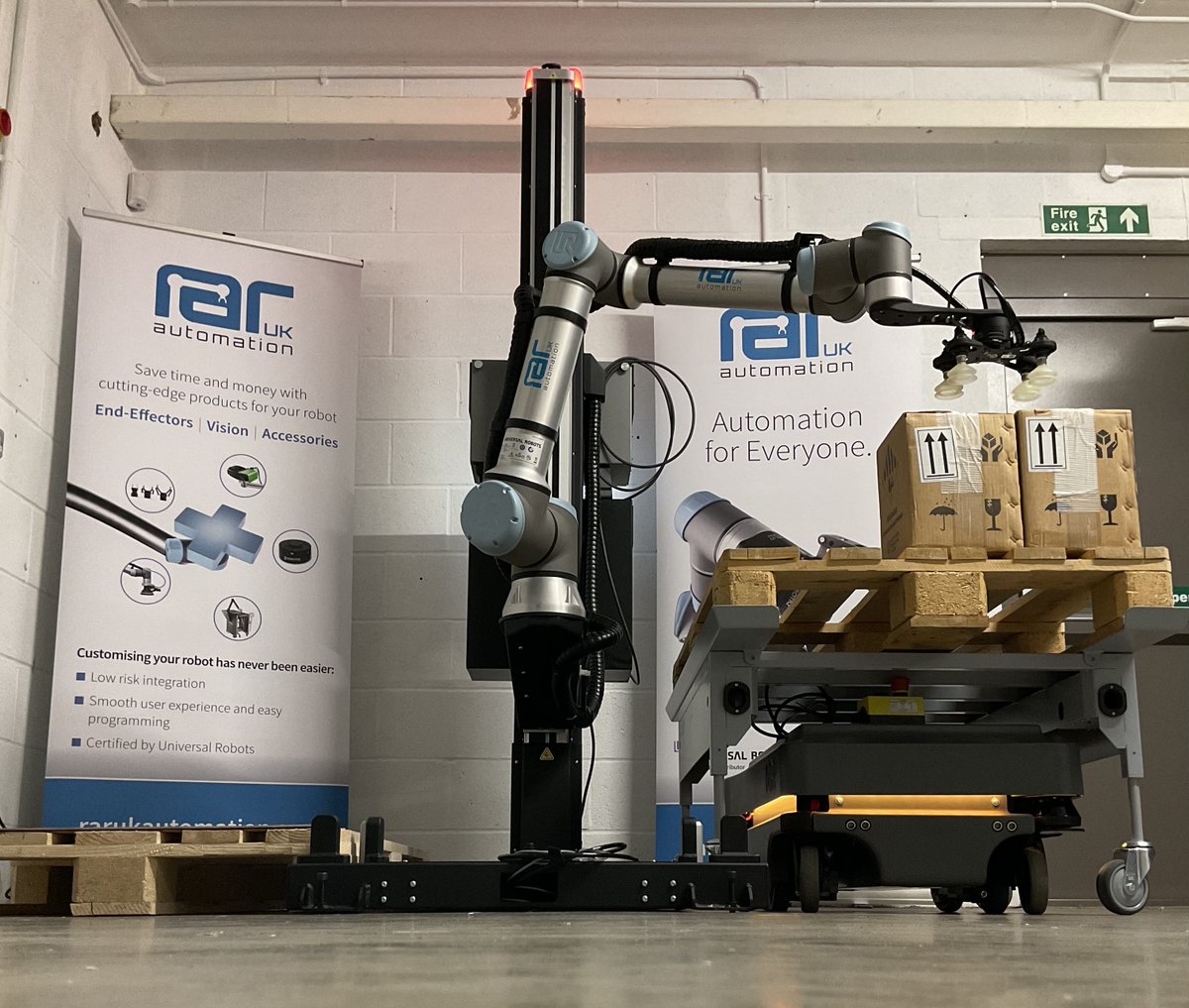 rarukautomation's tweet image. Check out our new @Robotiq_Inc Palletising Solution!🤖

Flexible, quick to install and easy-to-set-up, this solution could be just what your facility needs in order to increase efficiency.🦾

#palletising #robotiq #automation #universalrobots #automationsolutions #ukmanufacturing