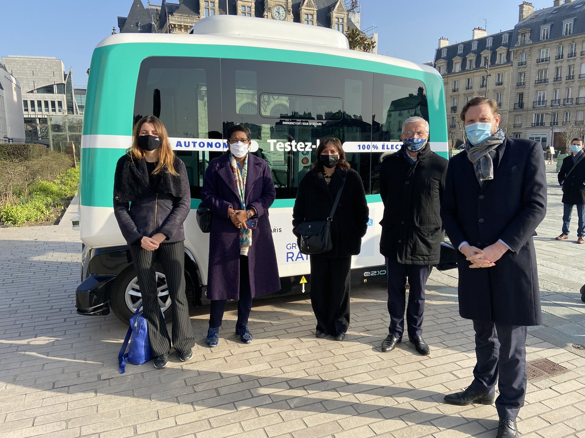 VMontandon's tweet photo. Inauguration de l’extension du parcours de la navette 100% électrique et autonome. Une expérimentation des déplacements publics de proximité #circulationDouce tous les week-ends. #BoisDeVincennes. #Innovation avec l’écosystème industriel français #Attractivité @IDFmobilites https://t.co/pZCtv8lYMf