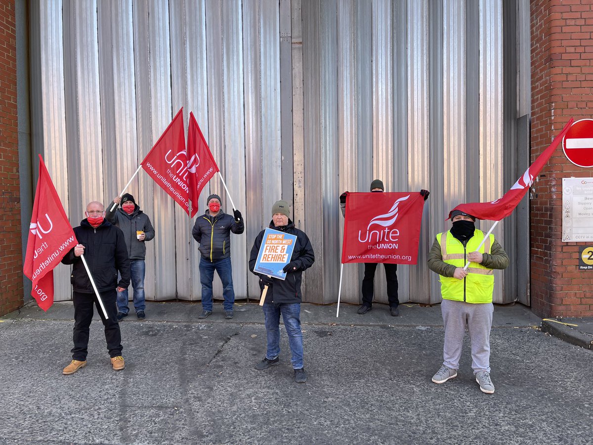 Unite_NorthWest's tweet image. #ManchesterBusStrike day 3.

Manchester’s bus drivers have risked their lives to keep us moving during the crisis. Shame on @gnwbus for thanking its drivers with a #FireandRehire attack on pay and conditions. 

Email the CEO here: megaphone.org.uk/petitions/stop…